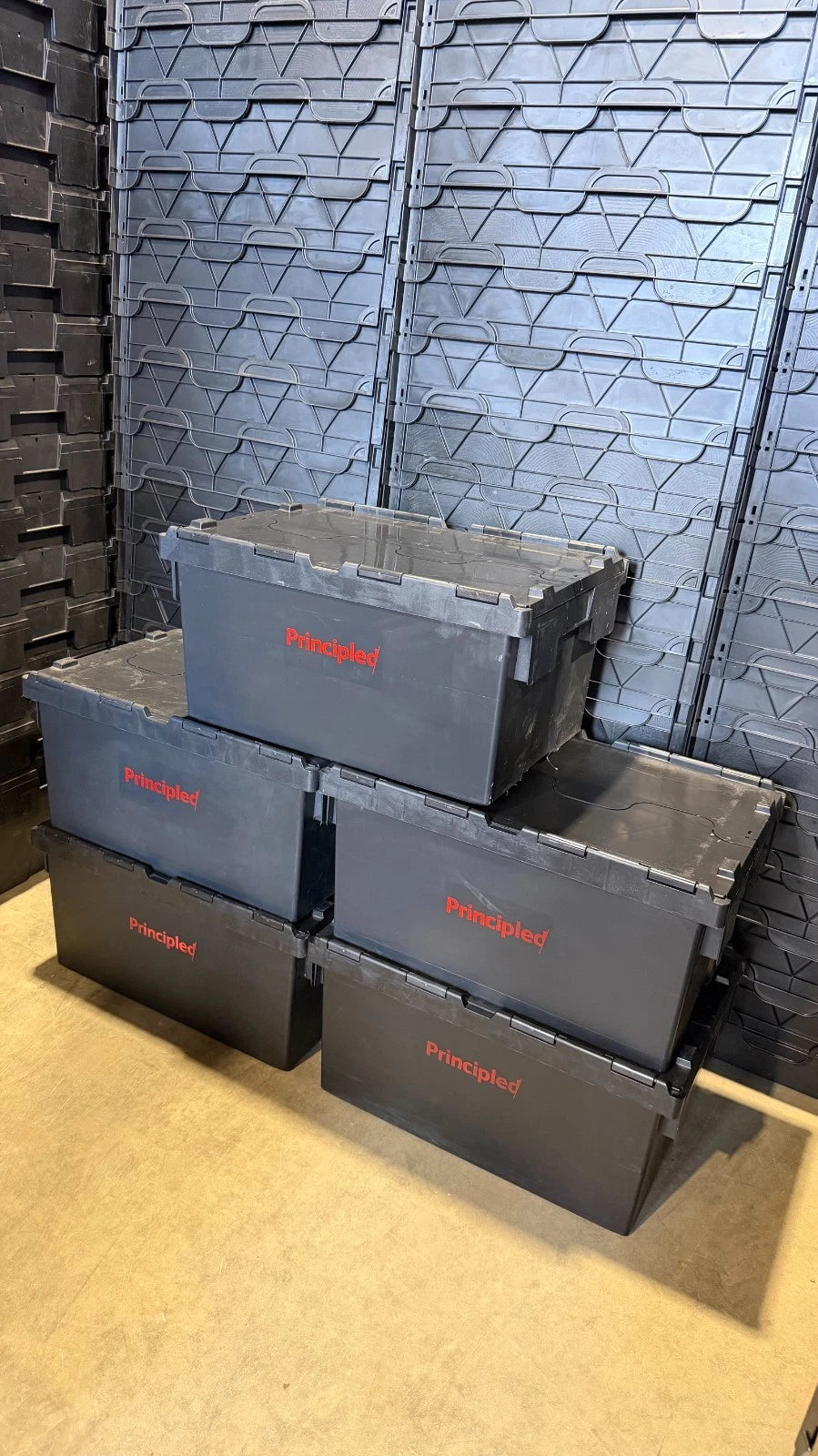 Black 62L Heavy Duty Plastic Storage Boxes With Lids Stackable Pack of 5