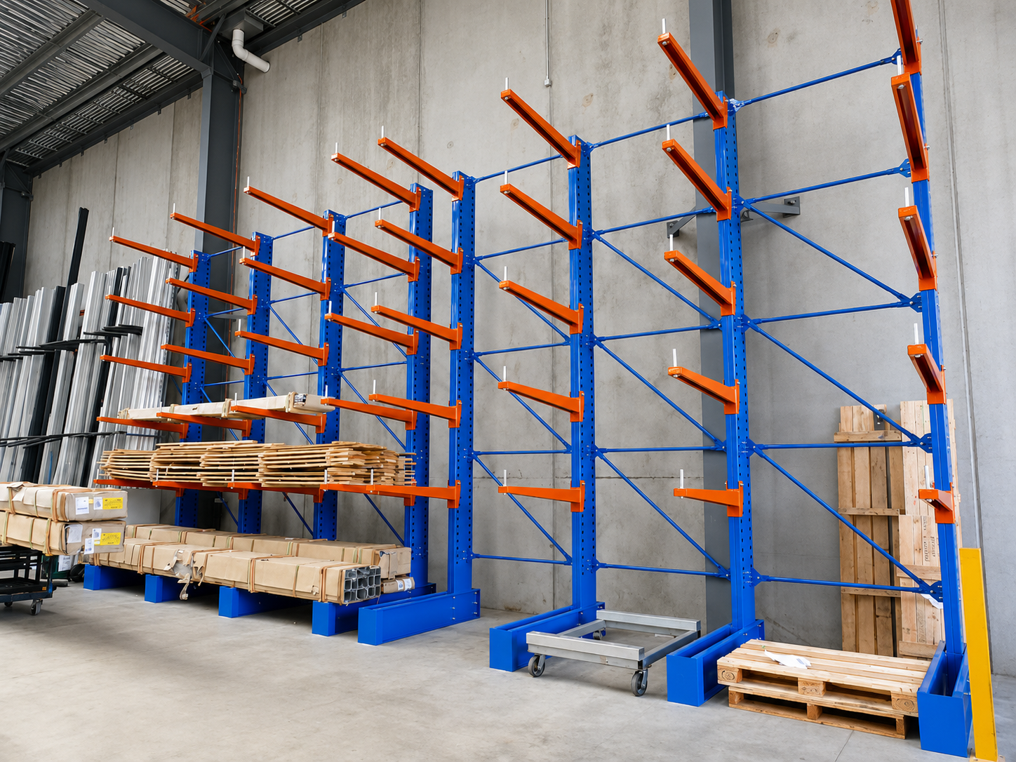 Cantilever racking for long loads